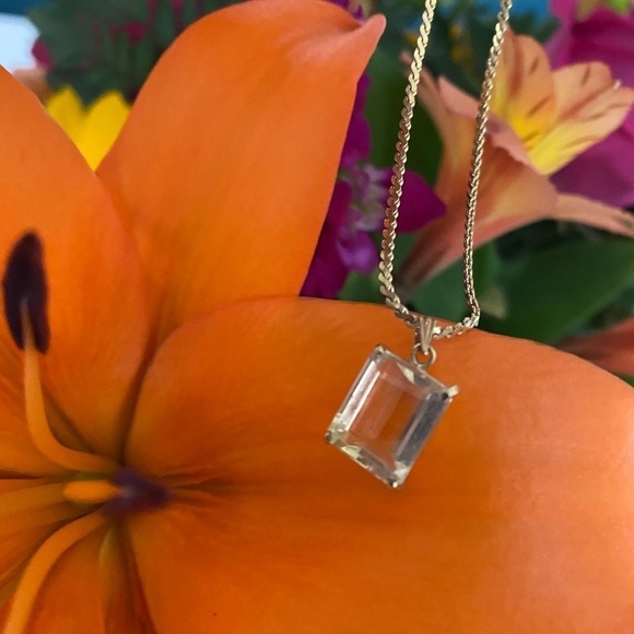 beautiful vintage gold tone bracelet with yellow crystal accent - Picture 7 of 16